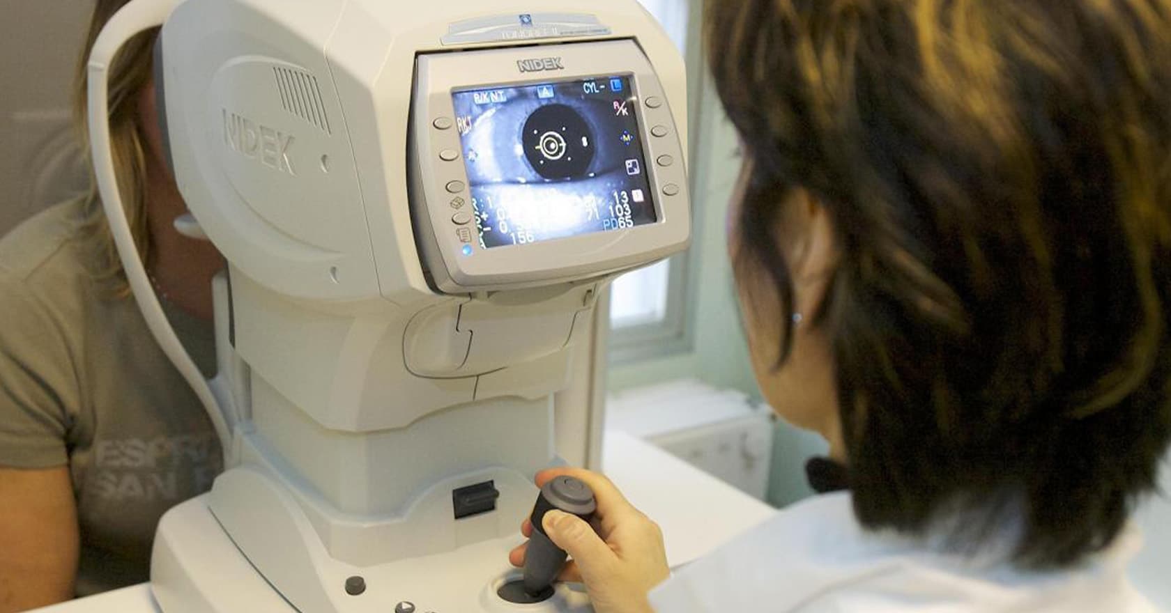 Examen ophtalmologique : troubles de la vue | consultation ophtalmologie | Dr Laurent Berthon | Lyon
